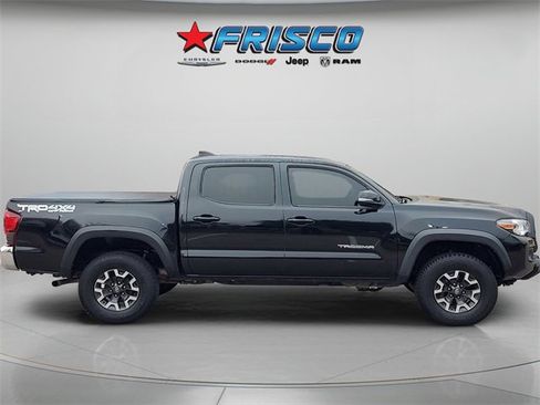 Used 2019 Toyota Tacoma TRD Off-Road image 8