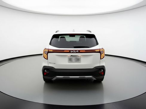 Used 2025 Kia Seltos S image 7