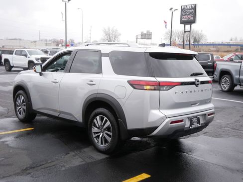 Used 2022 Nissan Pathfinder SL image 5