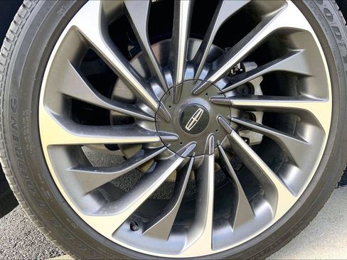 Used 2025 Lincoln Aviator Reserve w/ Equipment Group 201A AWD/4WD image 3