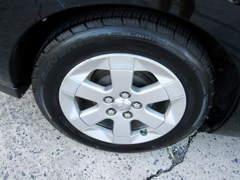Used 2009 Toyota Prius Touring FWD image 32