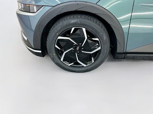 Used 2024 Hyundai Ioniq 5 SEL image 11