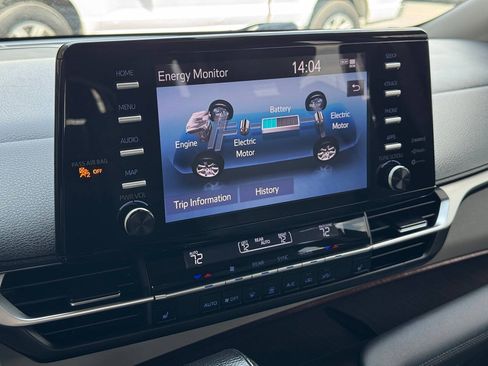 Used 2021 Toyota Sienna XLE AWD/4WD image 19