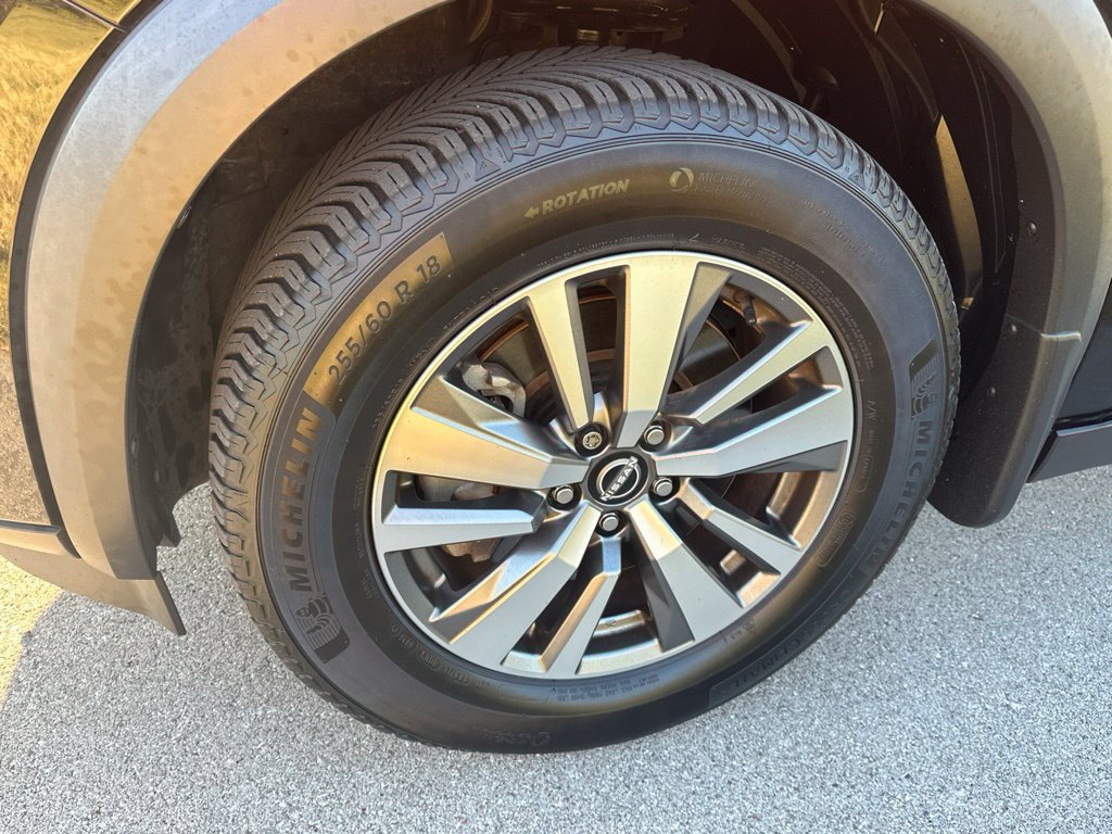 Used 2022 Nissan Pathfinder SL w/ Cargo Package FWD image 14