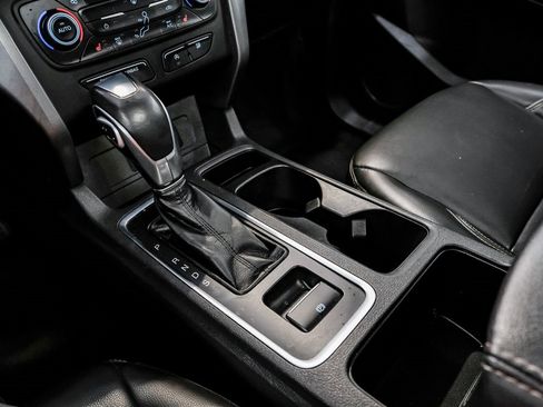 Used 2019 Ford Escape SEL image 32