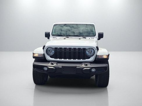 Used 2025 Jeep Gladiator Sport AWD/4WD image 2