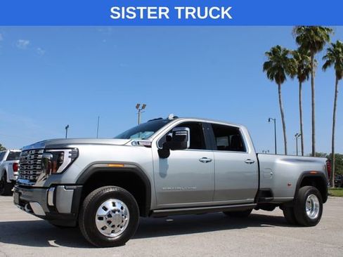 Used 2024 GMC Sierra 3500 Denali w/ Denali Reserve Package image 6