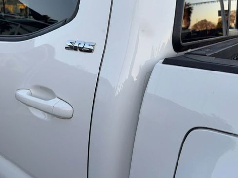 Used 2016 Toyota Tacoma SR5 w/ Towing Package image 33