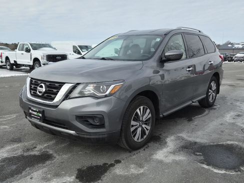 Used 2020 Nissan Pathfinder S image 1