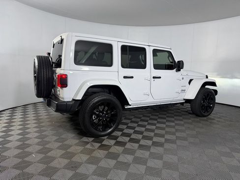 Used 2024 Jeep Wrangler Unlimited Sahara w/ Safety Group AWD/4WD image 8