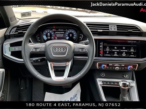 Used 2023 Audi Q3 2.0T Premium w/ Convenience Package image 5