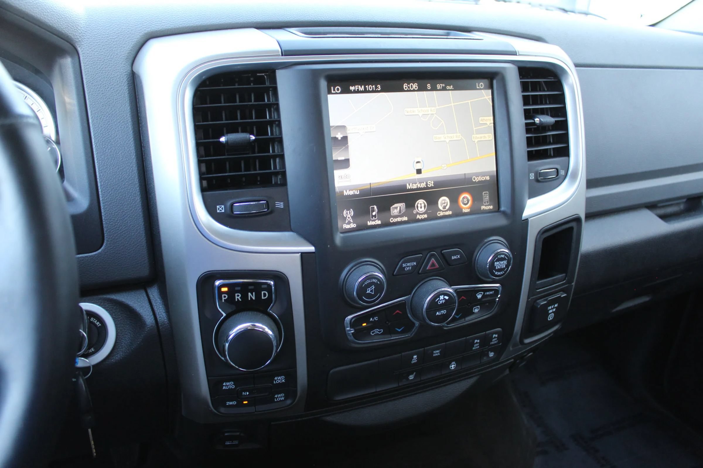 Used 2017 RAM 1500 Big Horn AWD/4WD image 16