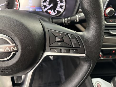 Used 2023 Nissan Altima 2.5 SV AWD/4WD image 13