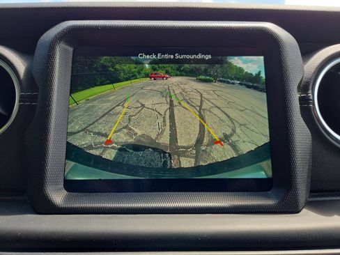 Used 2021 Jeep Wrangler Unlimited Sahara AWD/4WD image 20