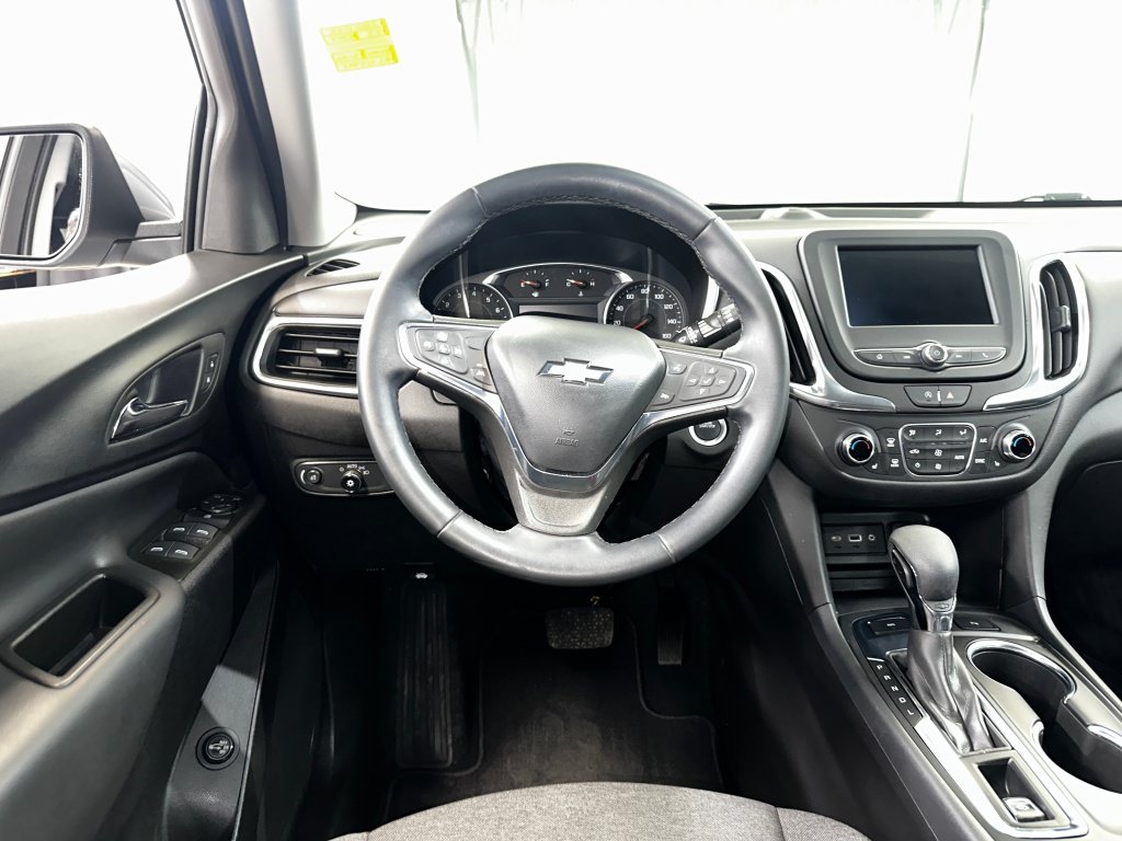Used 2024 Chevrolet Equinox LT AWD/4WD image 2