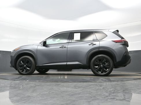 Used 2021 Nissan Rogue SV image 28
