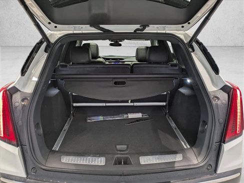 Used 2022 Cadillac XT5 Premium Luxury image 6