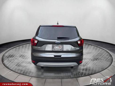Used 2019 Ford Escape SE FWD image 4
