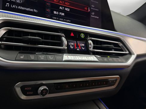 Used 2019 BMW X5 xDrive50i w/ M Sport Package AWD/4WD image 22
