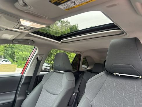 Used 2025 Toyota RAV4 XLE w/ Convenience Package AWD/4WD image 28