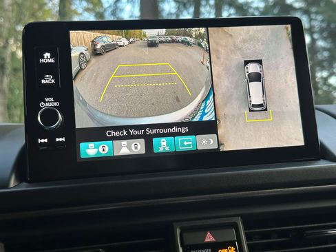 Certified 2025 Honda Pilot TrailSport image 27