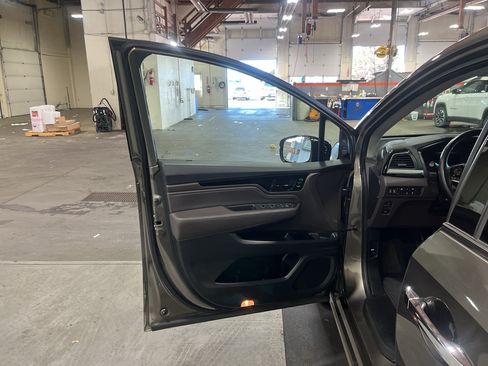 Used 2018 Honda Odyssey Elite image 18