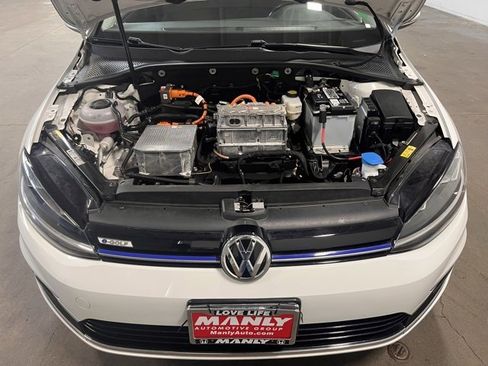 Used 2019 Volkswagen e-Golf SE w/ Driver Assistance Package image 9