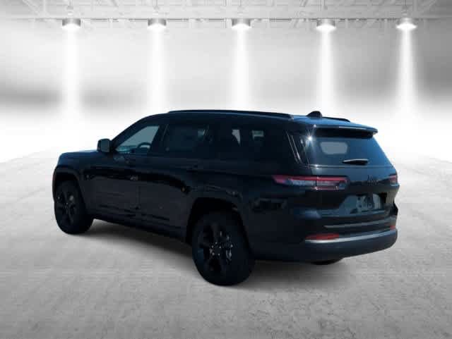 Certified 2025 Jeep Grand Cherokee L Limited w/ Black Appearance Package AWD/4WD image 6
