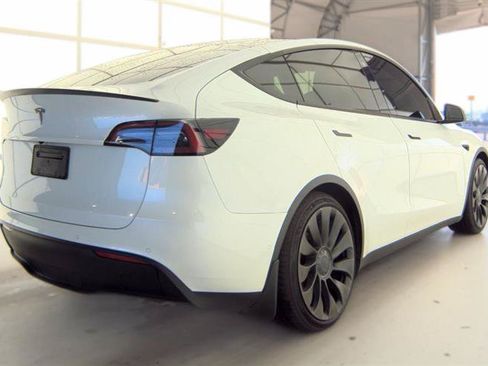 Used 2022 Tesla Model Y Performance AWD/4WD image 6