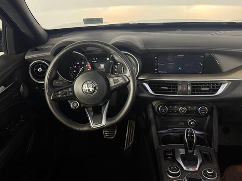 Used 2022 Alfa Romeo Stelvio Ti AWD/4WD image 14