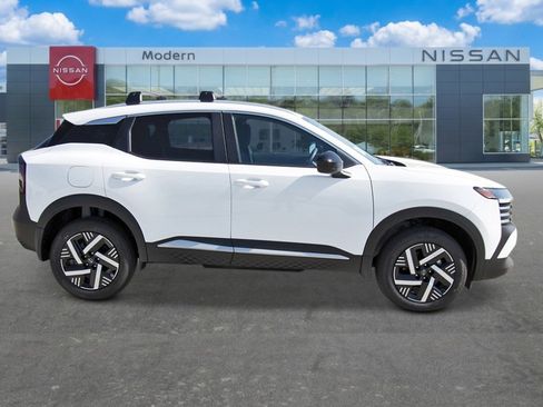 New 2026 Nissan Kicks SV w/ Cold Weather Package FWD image 6