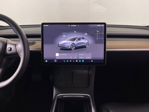Used 2023 Tesla Model 3 Standard Range image 16