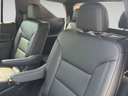 New 2026 Chevrolet Traverse LT w/ LPO, Floor Liner Package AWD/4WD image 13