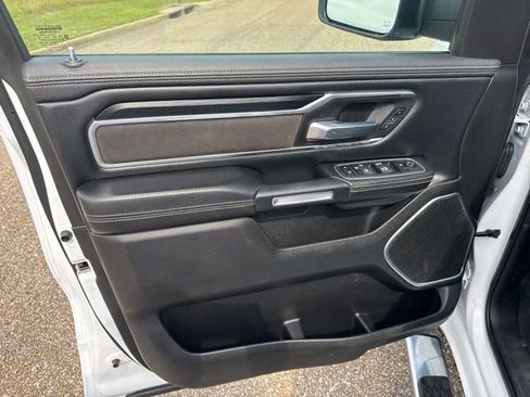 Used 2023 RAM 1500 Laramie AWD/4WD image 9
