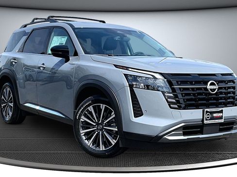 New 2026 Nissan Pathfinder Platinum AWD/4WD image 1