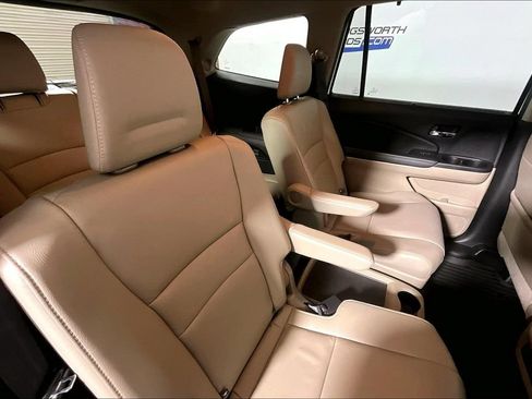 Used 2021 Honda Pilot Touring image 22
