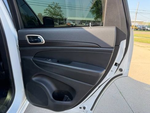 Used 2014 Jeep Grand Cherokee Altitude AWD/4WD image 20