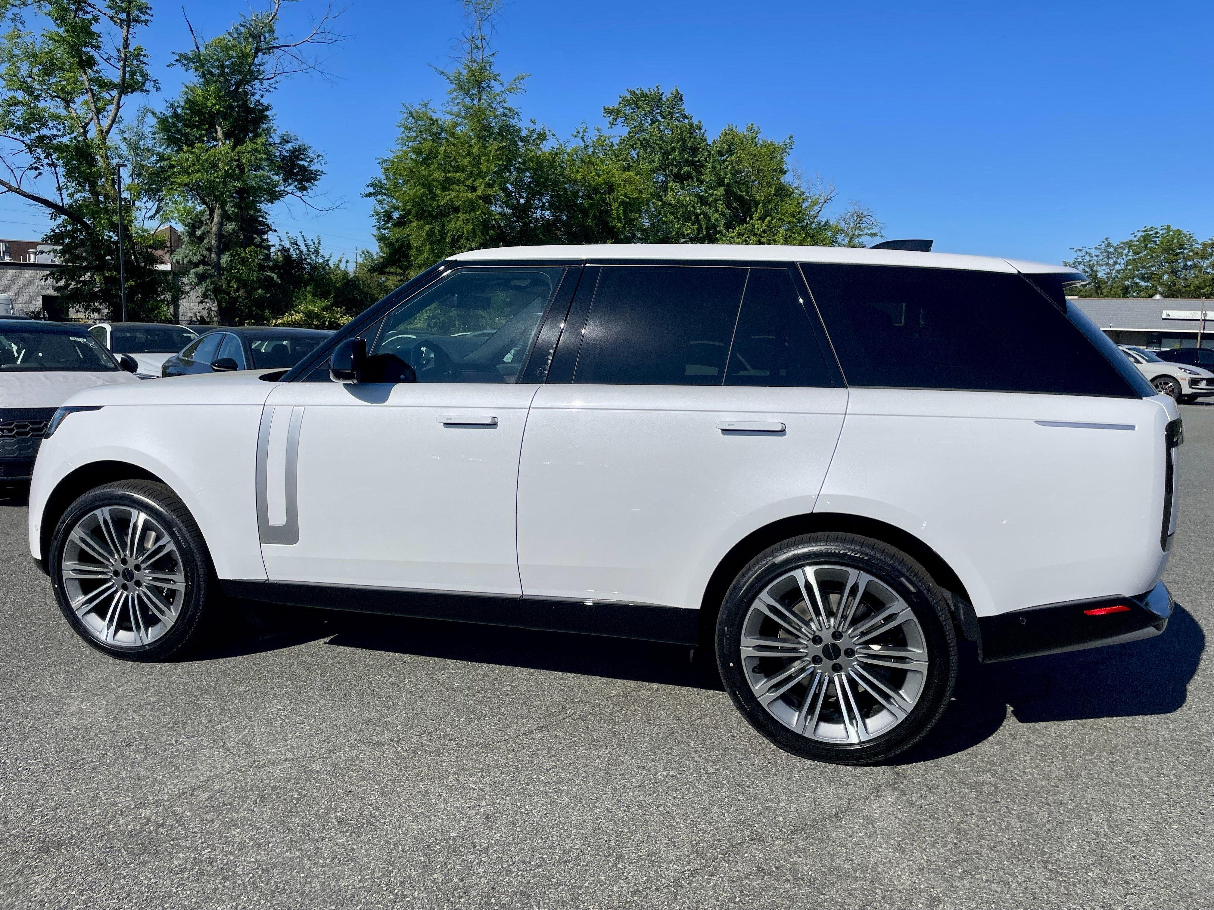 New 2026 Land Rover Range Rover Autobiography AWD/4WD image 5
