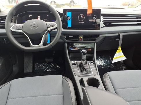 New 2026 Volkswagen Jetta SE image 9