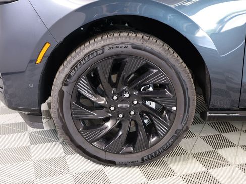 New 2025 Lincoln Navigator Reserve w/ Jet Appearance Package AWD/4WD image 19
