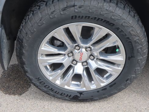 Used 2022 GMC Yukon Denali AWD/4WD image 17
