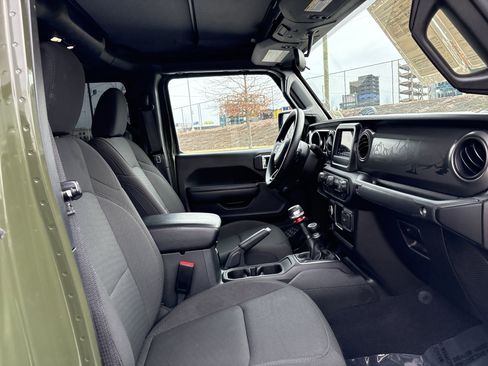 Certified 2023 Jeep Gladiator Sport image 24