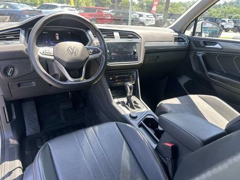 Used 2022 Volkswagen Tiguan SE AWD/4WD image 21