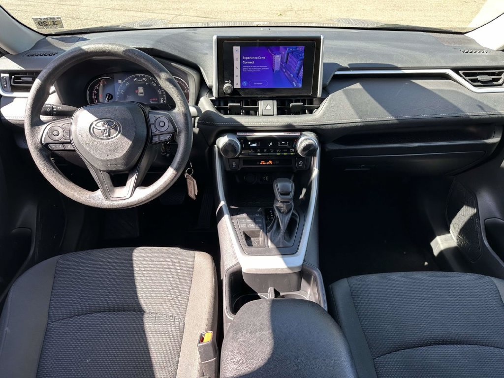 Used 2025 Toyota RAV4 LE AWD/4WD image 16