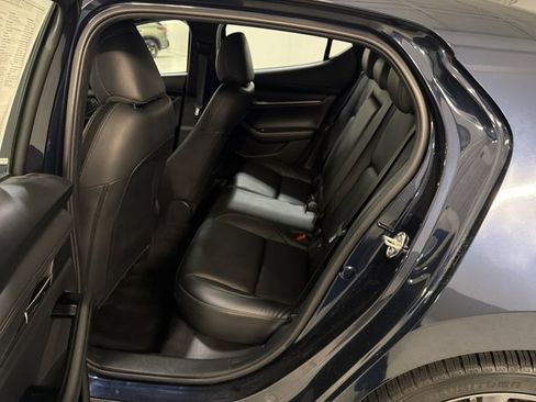 Used 2019 MAZDA MAZDA3 Hatchback FWD image 22