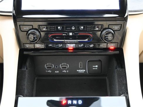 Used 2022 Jeep Grand Cherokee L Limited w/ Luxury Tech Group II image 18