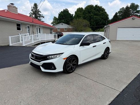 Used 2018 Honda Civic Sport image 2