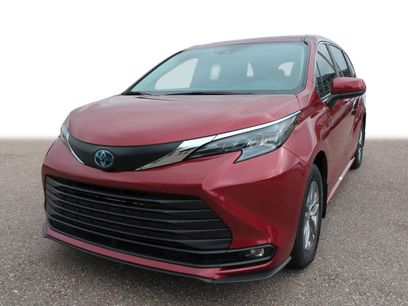 Certified 2025 Toyota Sienna XLE