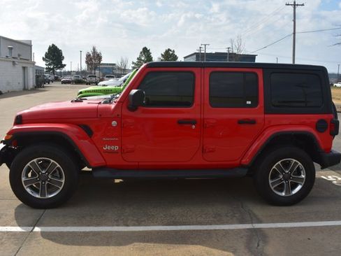 Used 2022 Jeep Wrangler Unlimited Sahara image 7