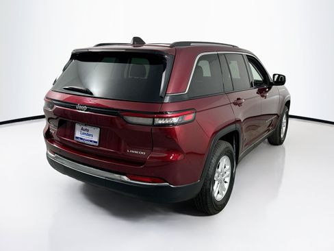 Used 2023 Jeep Grand Cherokee Laredo w/ Trailer Tow Prep Group (B) AWD/4WD image 5
